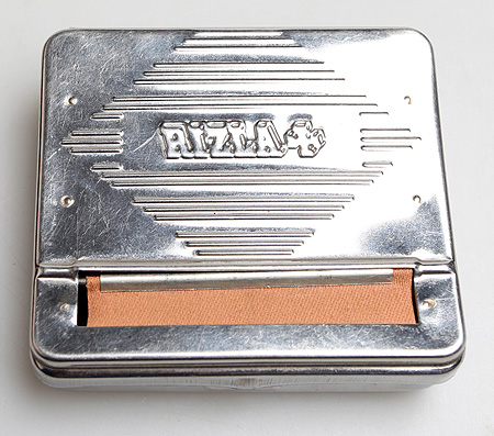 Приспособление для скручивания сигарет "Rizla" Металл, текстиль, пластмасса Франция, середина XX века самокрутки с фильтром и без инфо 3332k.