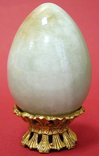 Яйцо пасхальное на подставке (Нефрит Витимский) Вторая половина XX века 1951 г инфо 6142l.