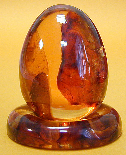 Яйцо пасхальное на подставке Янтарь Вторая половина XX века 1952 г инфо 6155l.