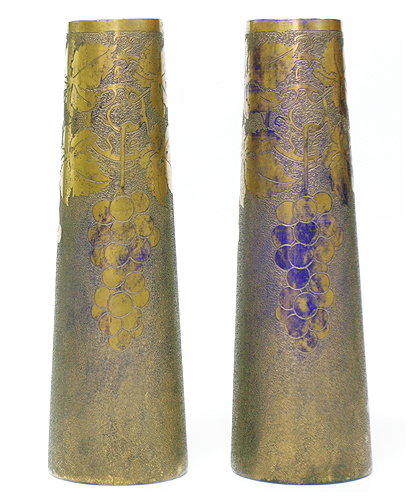 Парные вазы "Виноград" Кобальтовое стекло, гутная техника, позолота Европа, начало ХХ века отполирована и покрыта золотой краской инфо 9000b.