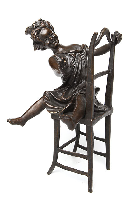 Статуэтка "Девочка на стуле" Бронза Франция, вторая половина ХХ века крупнейшего румынского скульптора Дмитрия Чипаруса инфо 6528g.